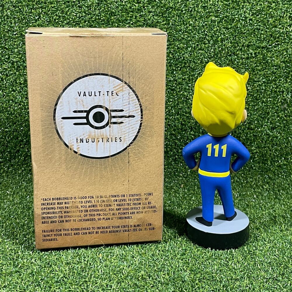 Vault-Tec Fallout 4 Vault Boy Bobblehead Figure - Picture 2 of 3